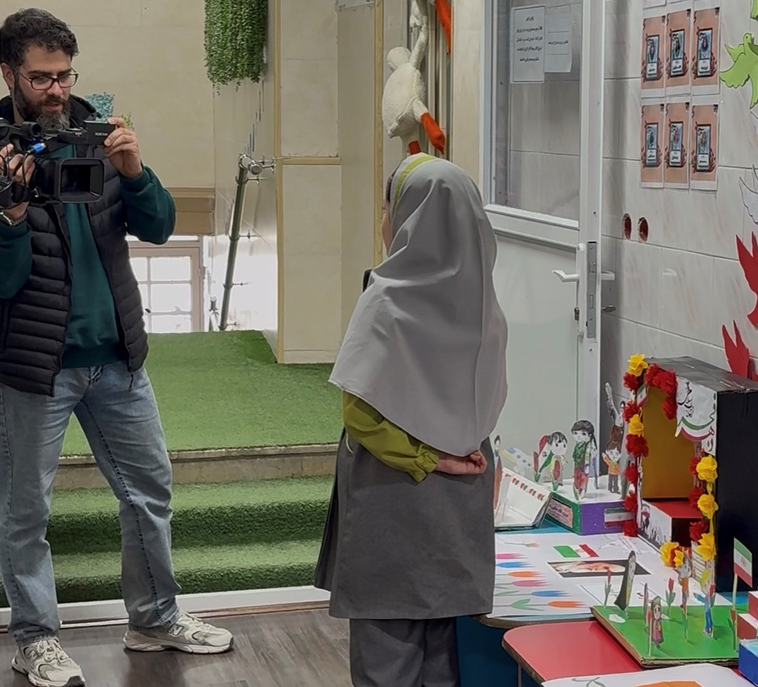 پخش کلیپ دهه فجر از شبکه دنا